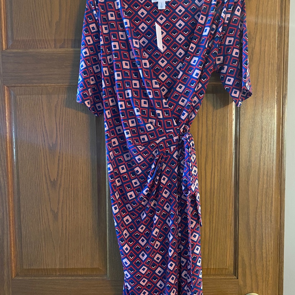 Cute maternity dress!